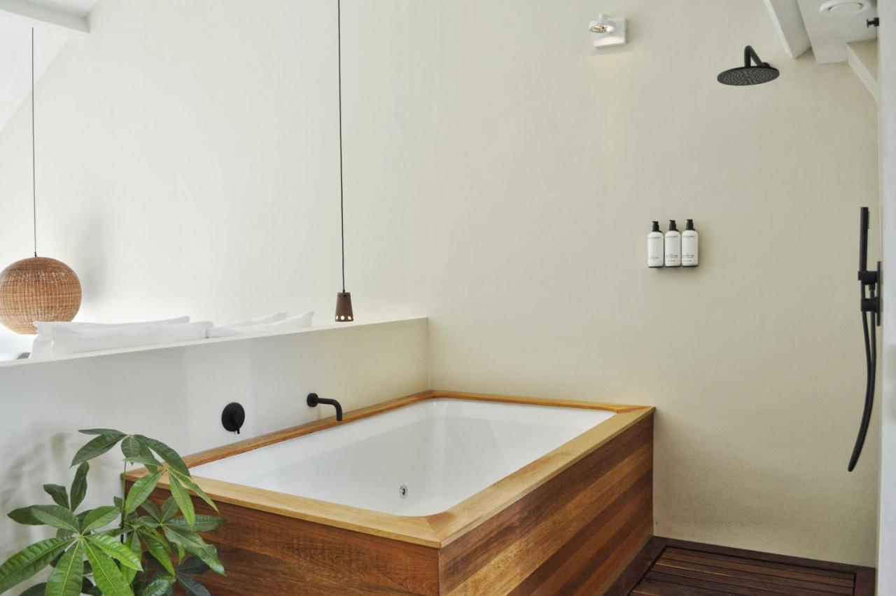 Van Heeckeren Apartments & Suites Nes Nes  Ngoại thất bức ảnh