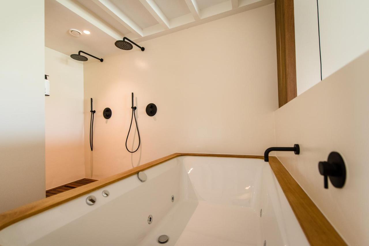 Van Heeckeren Apartments & Suites Nes Nes  Ngoại thất bức ảnh